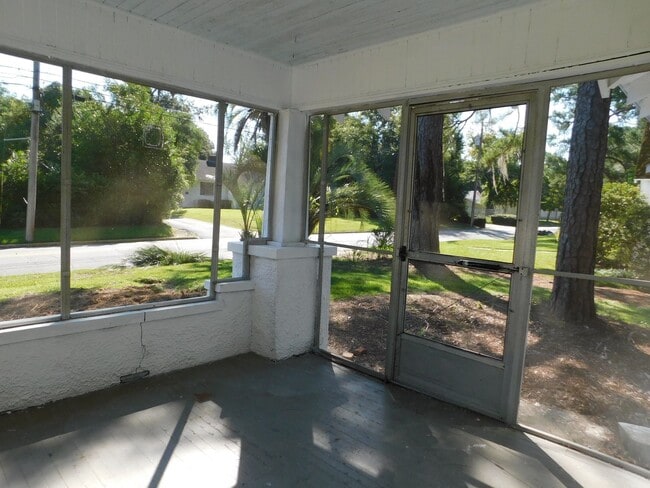 Building Photo - 2 Bedroom on Toombs