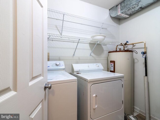 Building Photo - 38425 Mainsail Dr