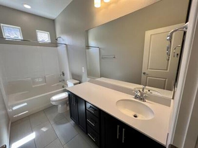 Building Photo - Spectacular NW Home For Rent