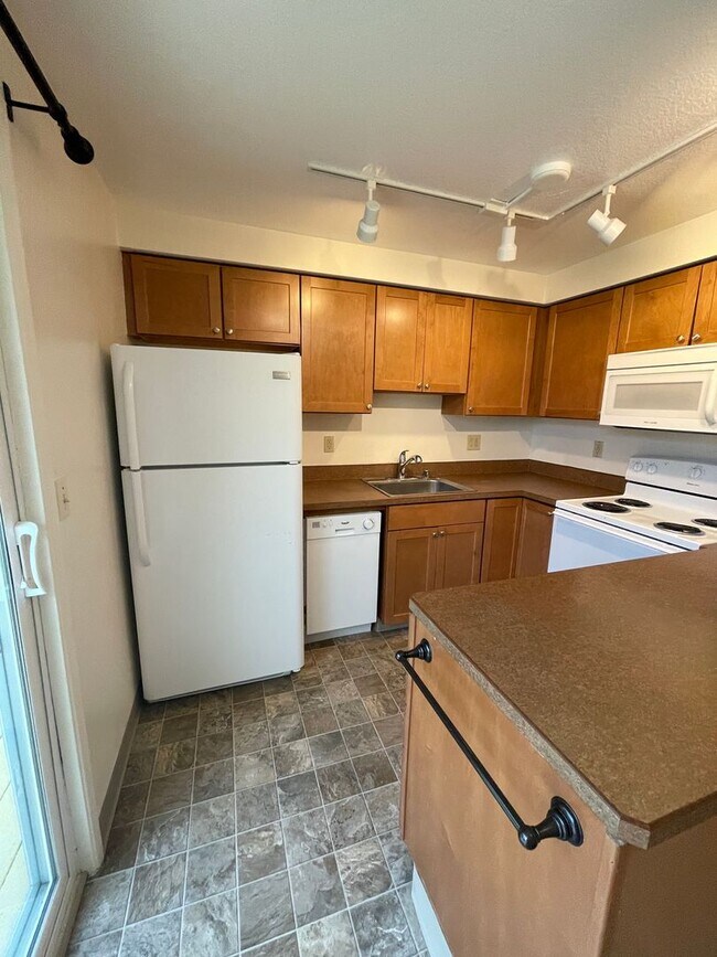 Building Photo - 1518 W Street -PDFT VAN