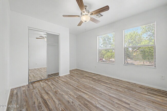 Building Photo - 742 N 112th Dr