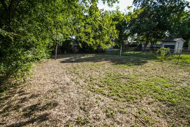 Building Photo - 414 Rotary