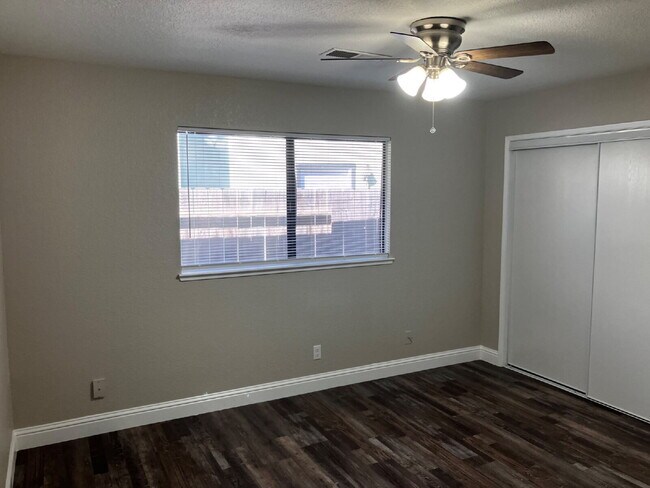 Building Photo - 3559 Guadalupe Ave