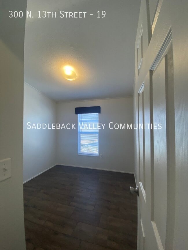 Building Photo - 300 N 13th St