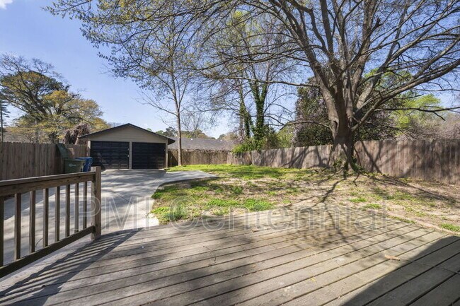 Building Photo - 562 Gary Rd NW