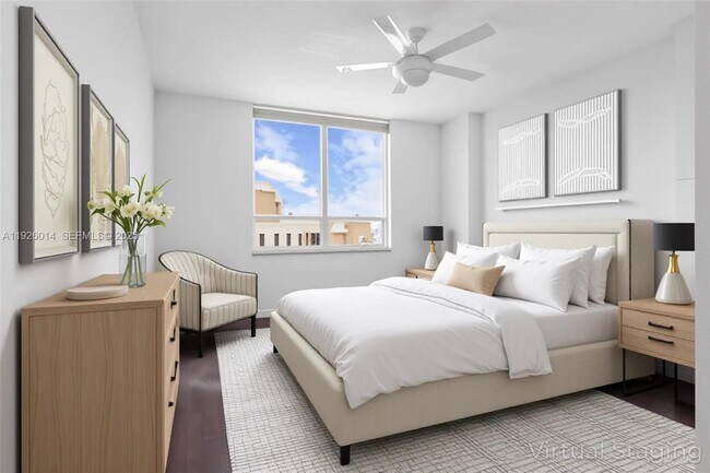 Building Photo - 801 Brickell Key Blvd