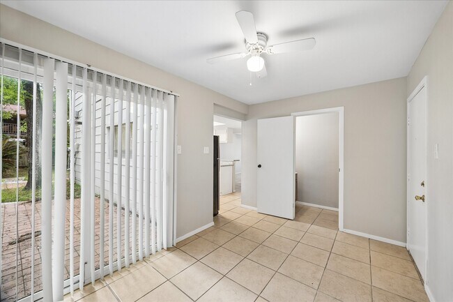 Building Photo - 2 Goldthread Ct