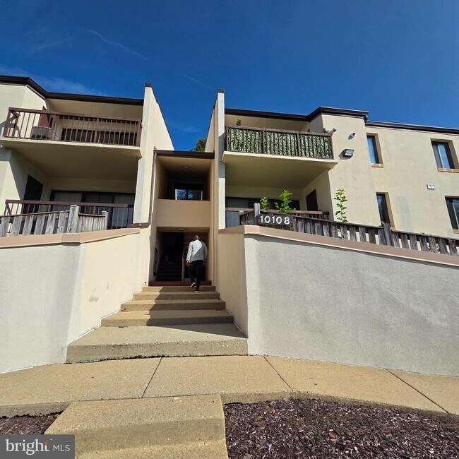 Building Photo - 10108 Campus Way S