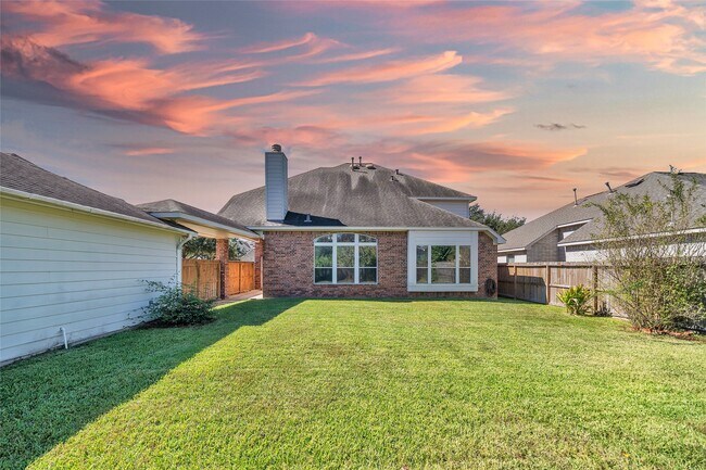 Building Photo - 17426 Memorial Blossom Dr