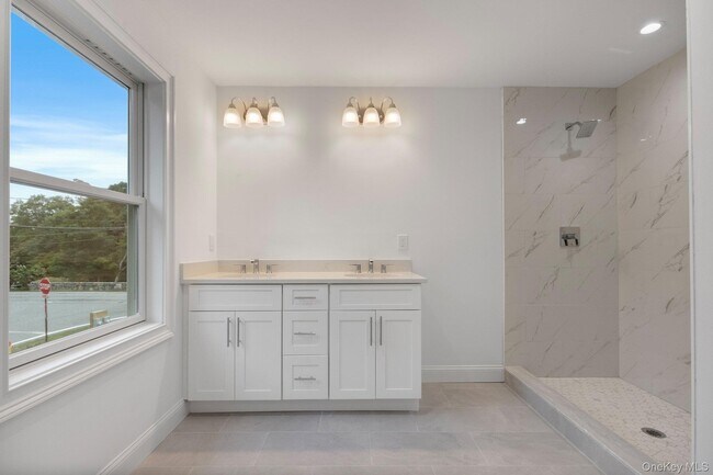 Building Photo - 65 Paulding Ln