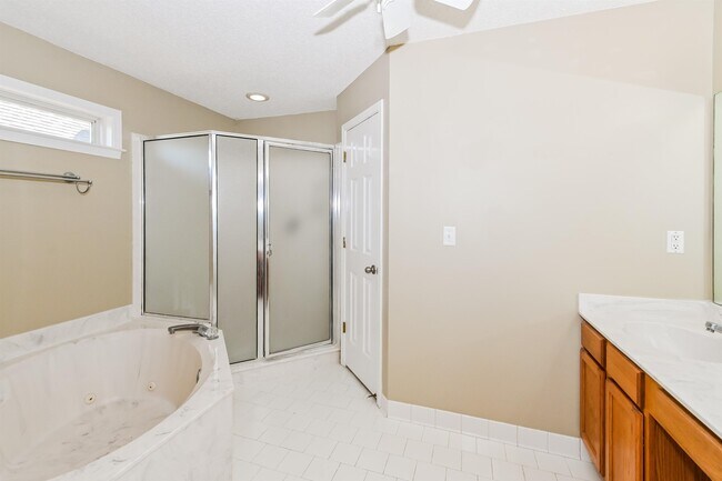 Building Photo - 6254 Buffalo Springs Ln