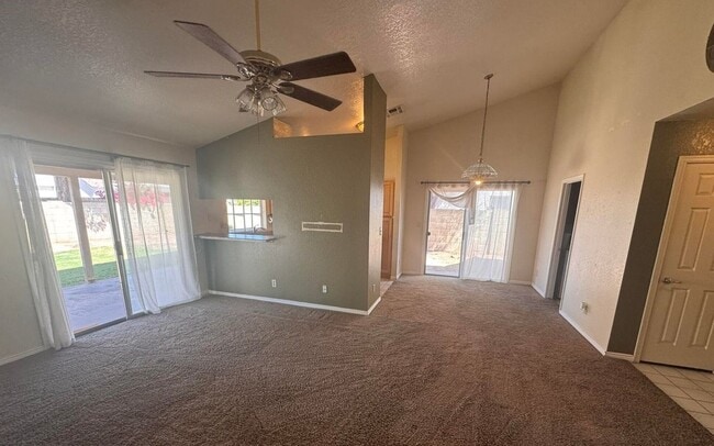 Building Photo - 3 bedroom at Peoria & 59th Ave