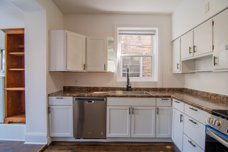 Building Photo - 3024 N Avers Ave