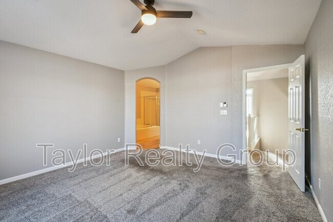 Building Photo - 22951 E Roxbury Dr