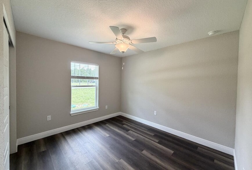 Building Photo - 8183 N Dyke Way