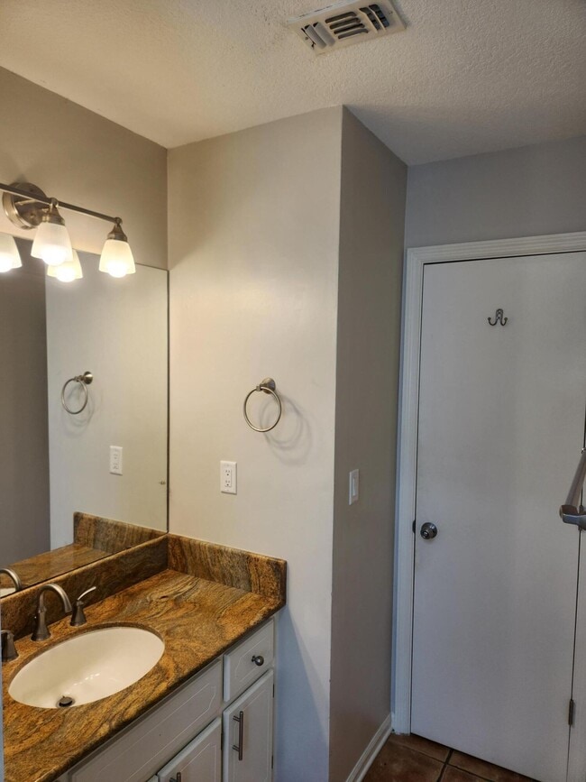 Building Photo - 52 Rue D Honfleur