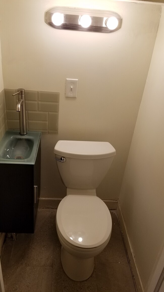 Building Photo - 3568 Blanche Ave