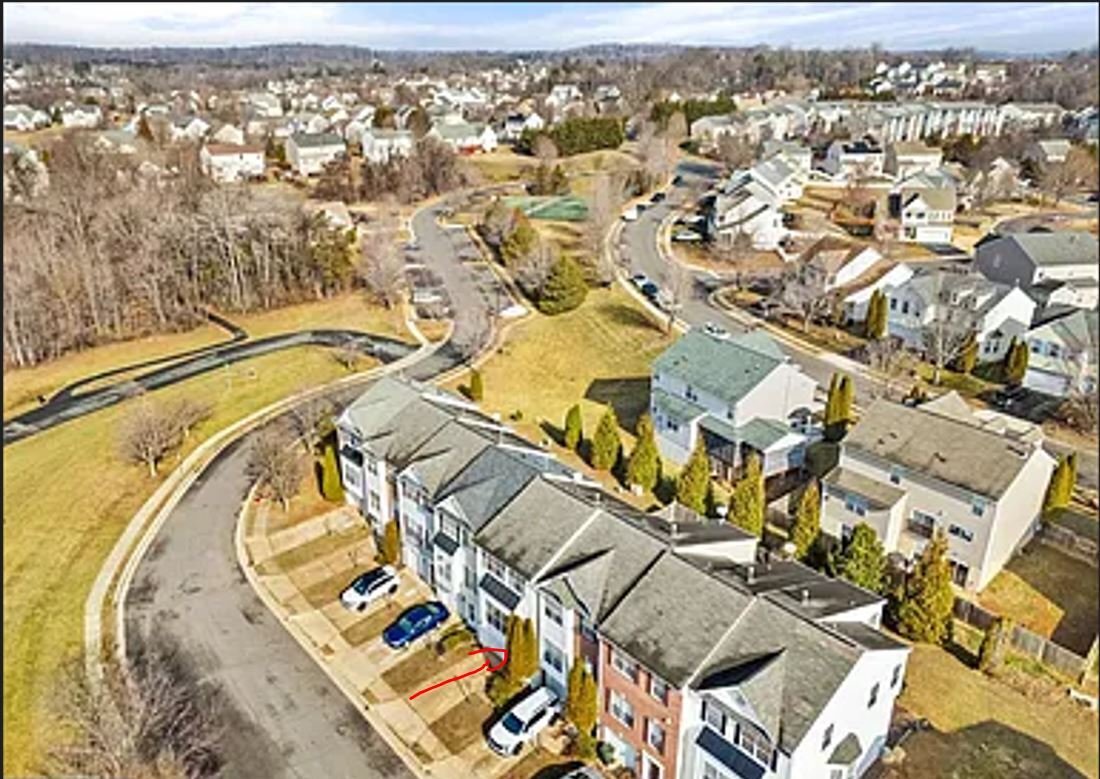 Building Photo - 1057 Lake Pelham Dr