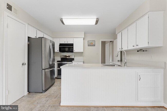 Building Photo - 2302 Tanglevale Dr