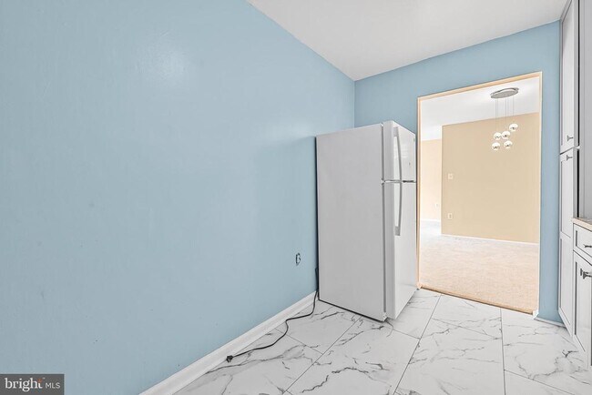 Building Photo - 5204 Newton St