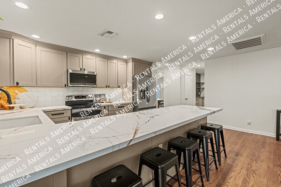 Building Photo - 7007 N Vía De Manana