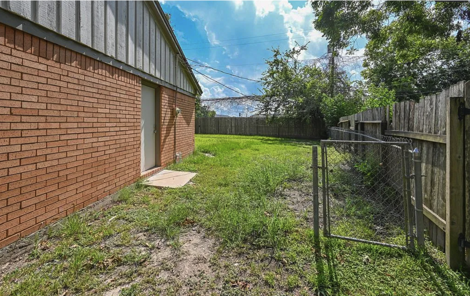 Building Photo - 1507 Bayou Dr