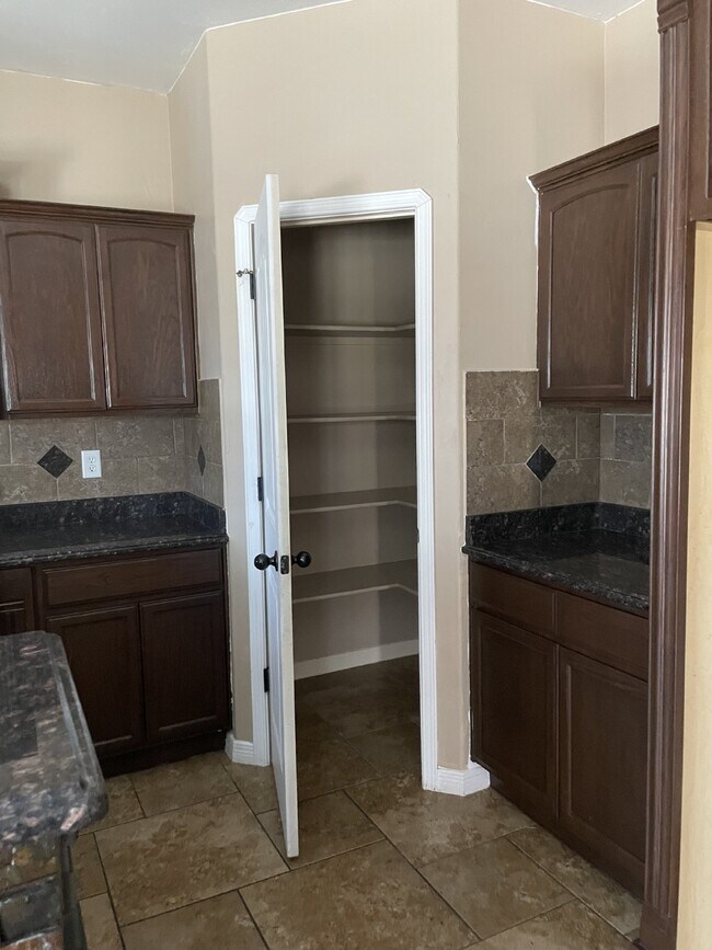 Building Photo - 3132 Tunnel Point Way