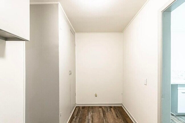 Building Photo - 5426 43rd St