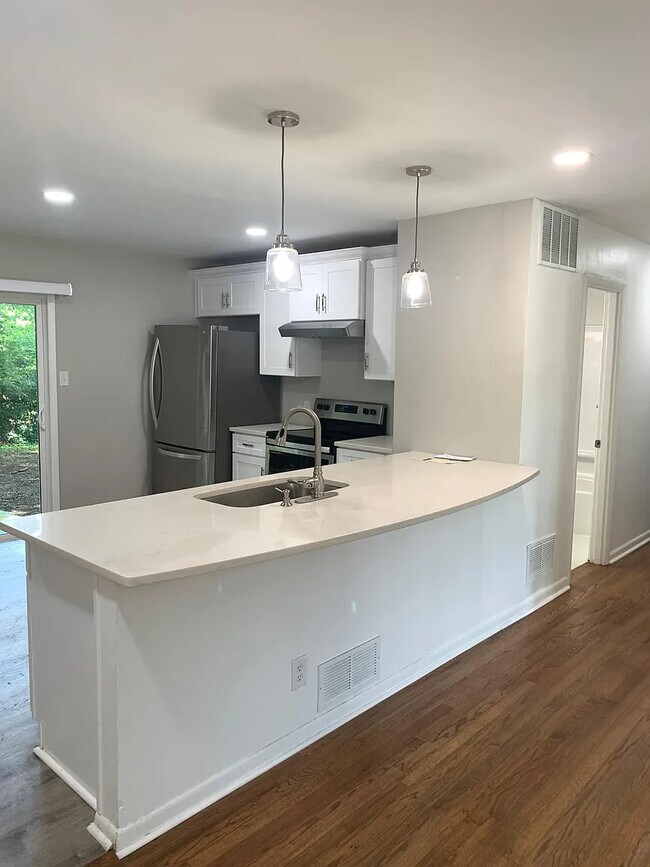 Building Photo - 3626 Admiral Dr