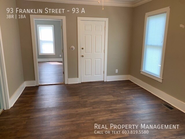 Building Photo - 1st Floor 3 Bedroom Duplex- Great Location