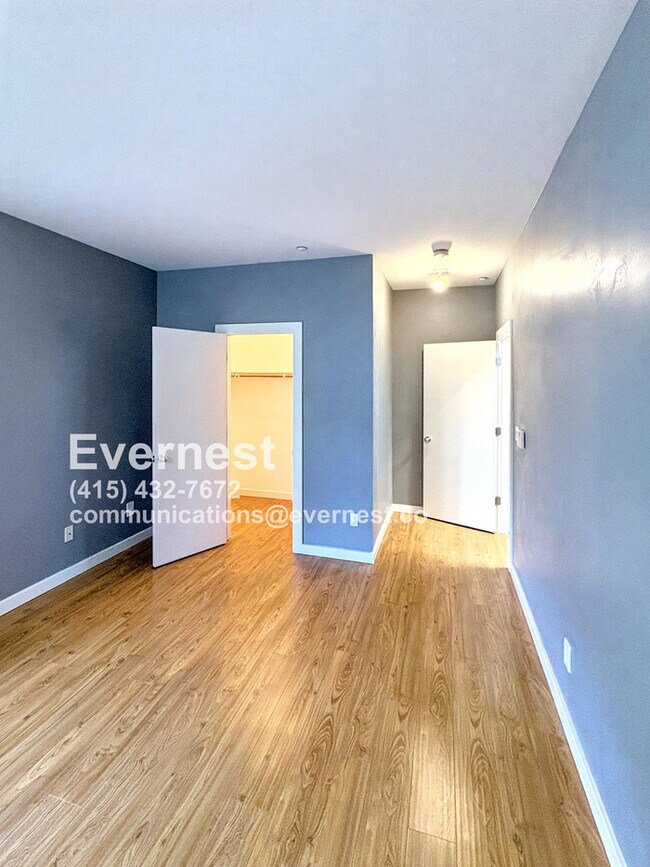 Building Photo - Beautiful 2 bed 2 bath in Oakland!