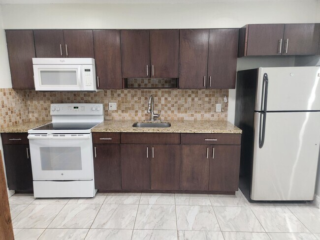 Building Photo - 452 Martin Ave