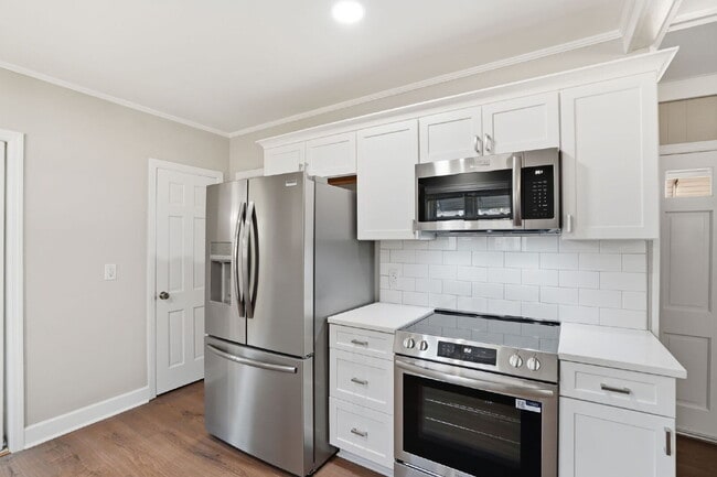 Building Photo - 32 Moore Dr