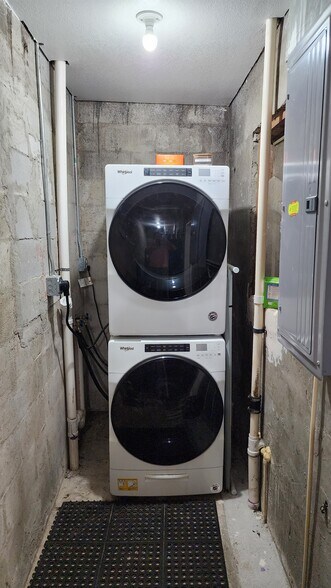 Building Photo - 1002 Brothers Ave.