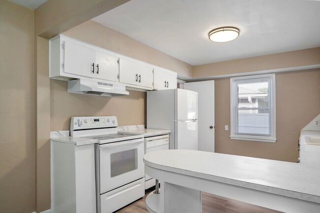 Building Photo - Adorable 3 Bedroom, 1.5 Bathroom House!