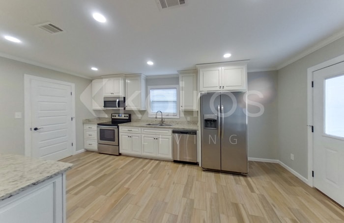 Building Photo - 102 White Water Ln