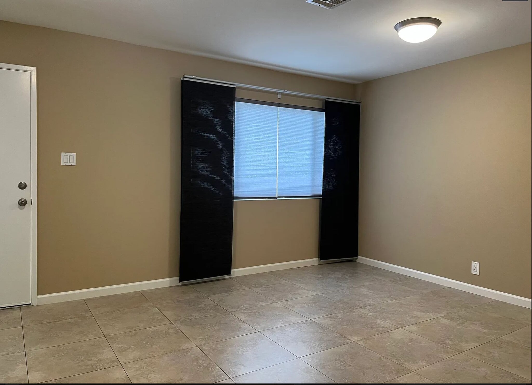 Building Photo - 736 Teaberry St