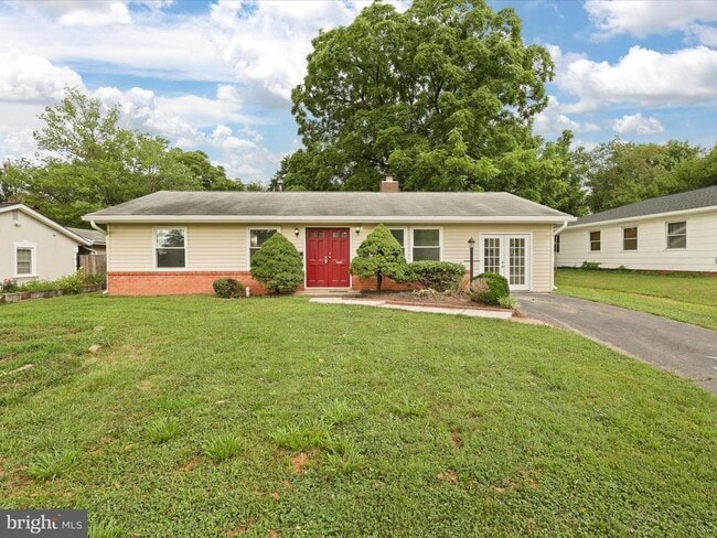 Building Photo - 804 W Nettle Tree Rd
