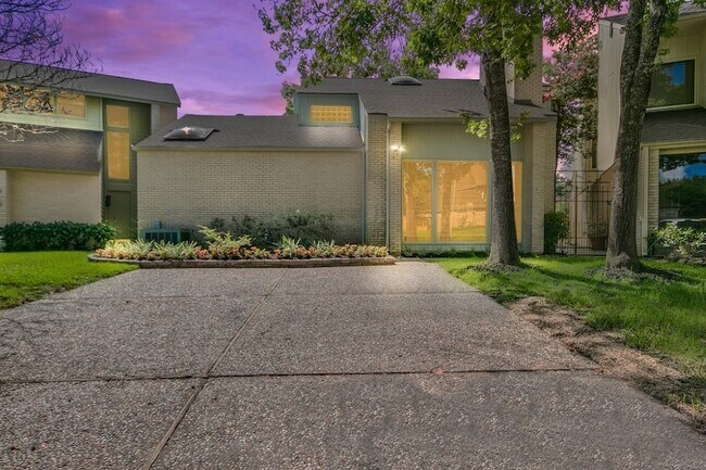 Primary Photo - 923 Cranberry Hill Ct