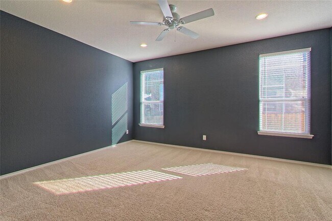 Building Photo - 413 Sheepshank Dr