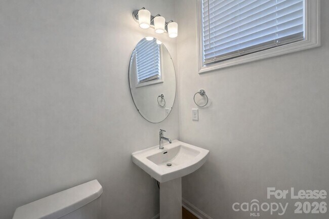 Building Photo - 9458 Senator Royall Dr