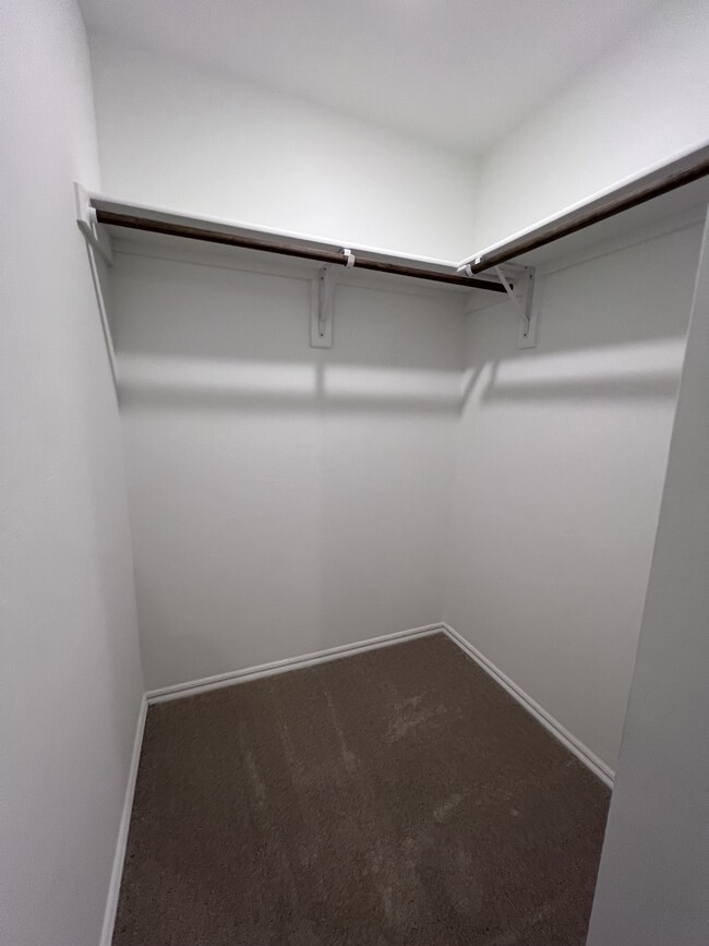 Building Photo - 2305 Wolford Ct