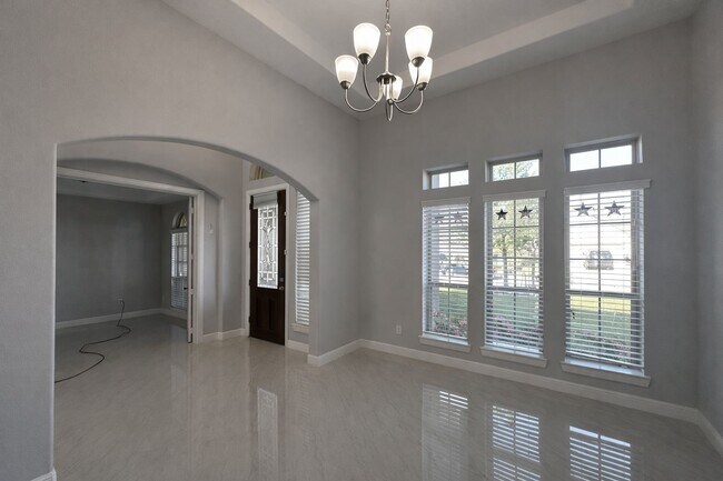 Building Photo - 2406 Trocadero Ln