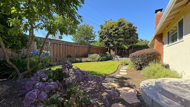 Building Photo - 4BD/2BA Willow Glen Home with Remodeled Chef's Kitchen