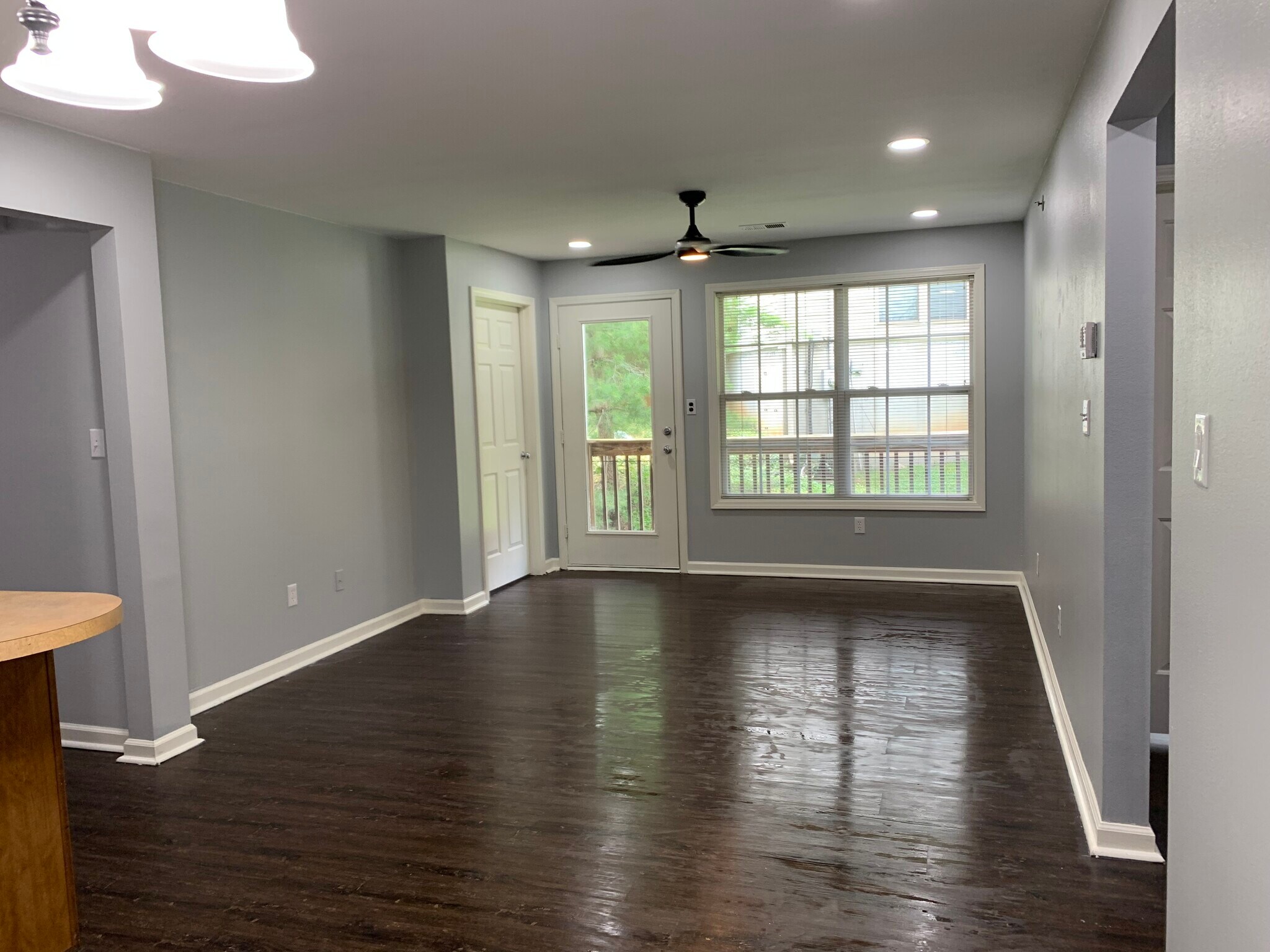 Building Photo - 857 Malabu Dr