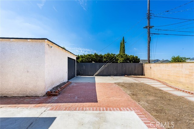 Building Photo - 2024 W 160th St