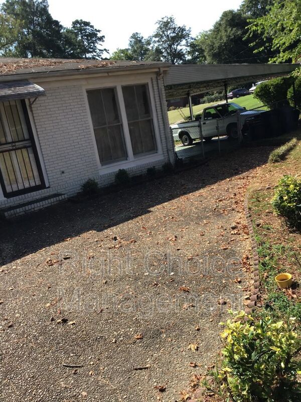 Building Photo - 1097 Bolton Ct