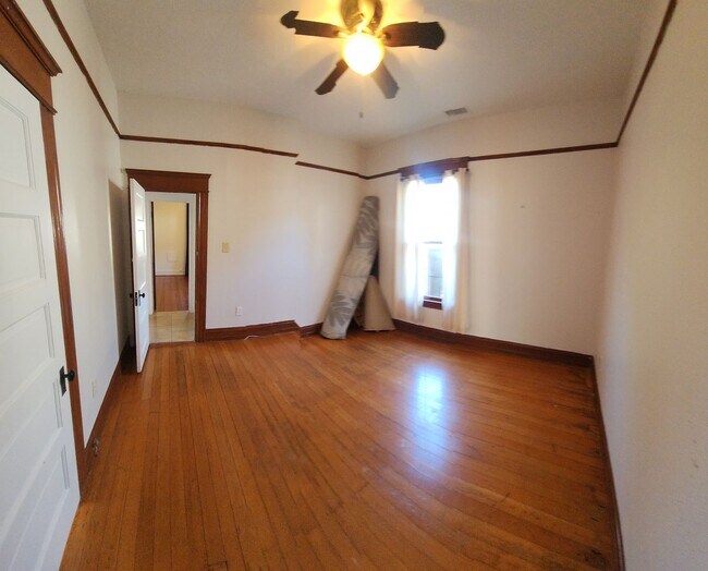 Building Photo - Islay Street  770-774