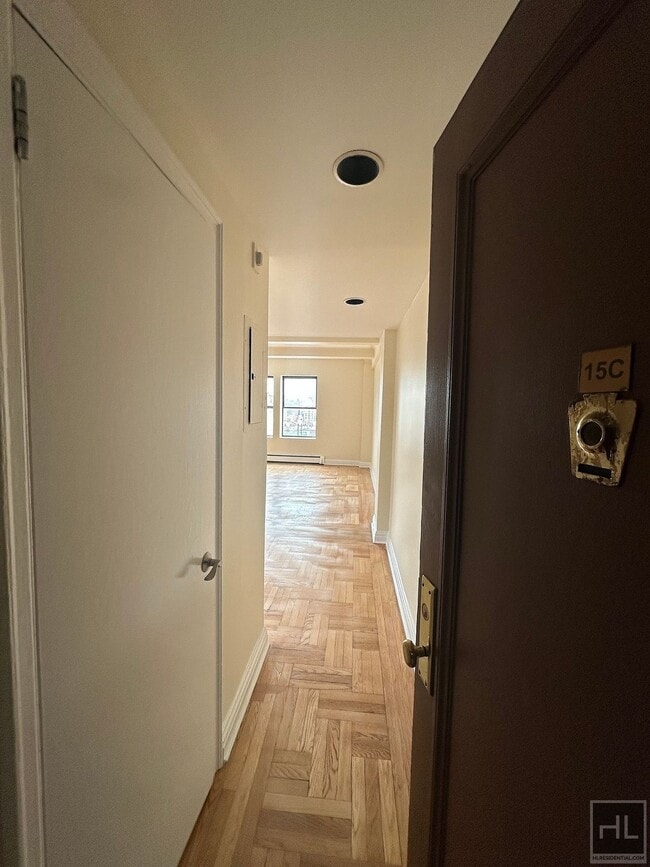 Building Photo - 147 W 79th St