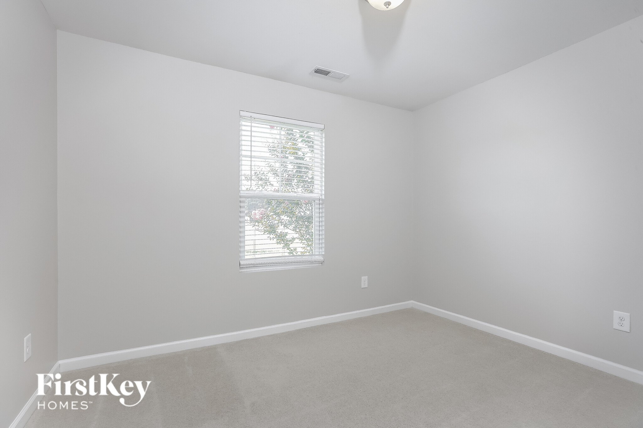 Building Photo - 24 Rocks Edge Ln